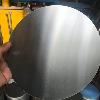 เครื่องหมุน DC CC การวาดลึก อลูมิเนียม Disc เครื่องปรุงอาหาร Custom Diameter ความเรียบสูง Burr Free Edge เกรดอาหาร