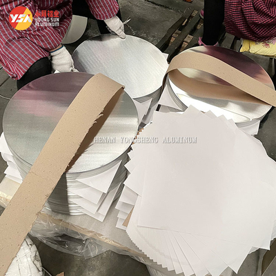 1060 วงกลมแผ่นอลูมิเนียมสําหรับปิดหลอดไฟ / เครื่องครัว